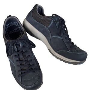 Dansko Paisley, size 40, navy, waterproof, EUC